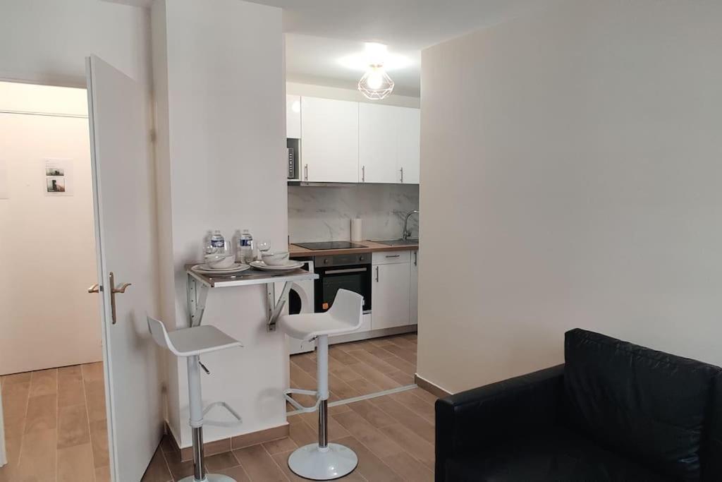 Appart Cosy Auber Porte De Paris Обервилье Экстерьер фото